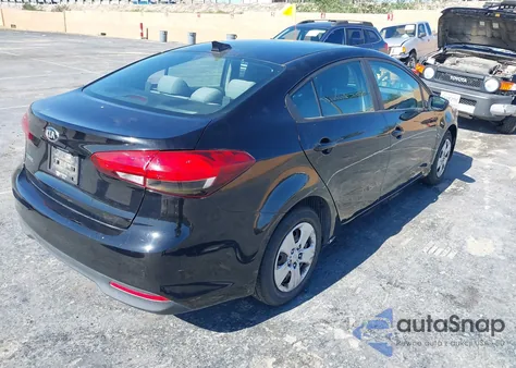 2018 Kia Forte Lx z USA, uszkodzony, nr VIN 3KPFL4A78JE204042